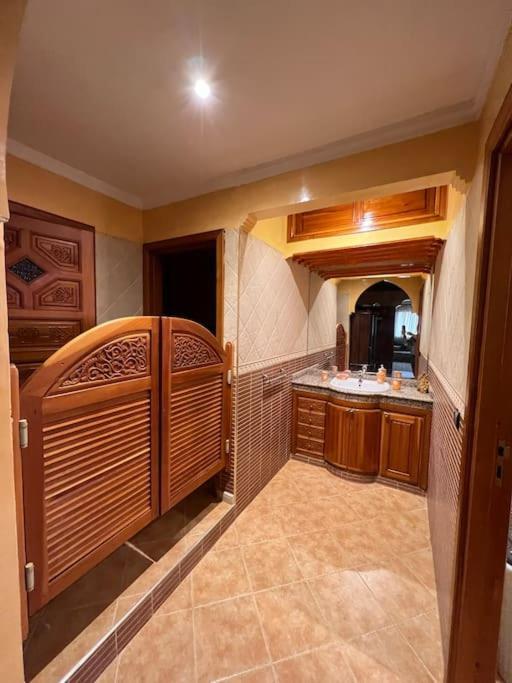 Superbe Appartement Avec Parking Gratuit Марракеш Екстер'єр фото